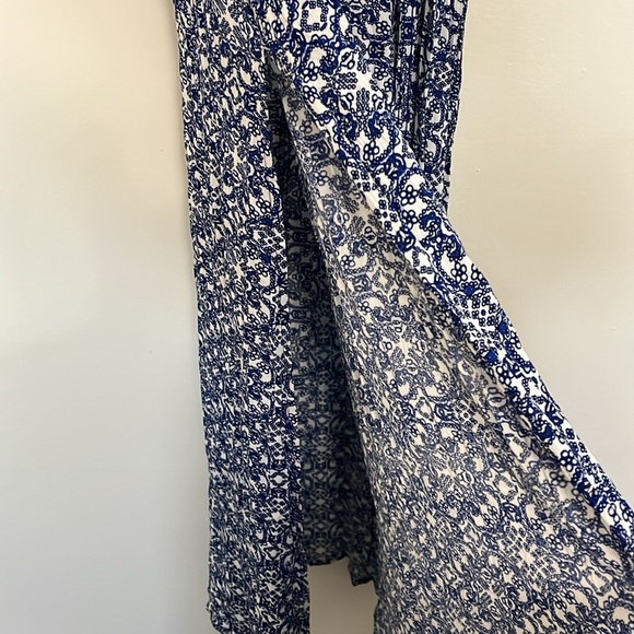 NWT Lulu’s Mandala Daydream Blue Print Maxi Dress - Picture 8 of 11